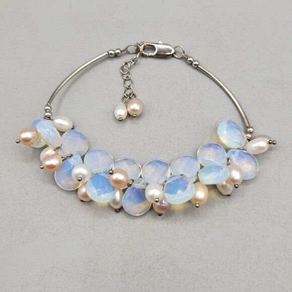 Opalescent Beaded Bracelet Acrylic Faceted with Faux Pearls Silver Tone Chain - Picture 1 of 6